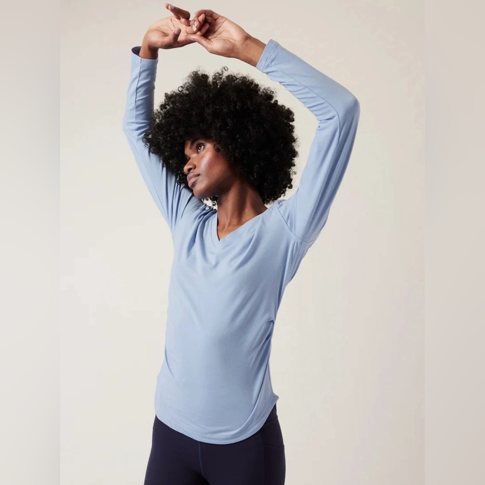 Athleta Outbound V-Neck Top // Heron Blue